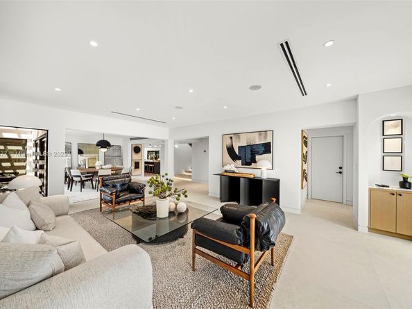 1815 Fairhaven Pl, Miami FL 33133