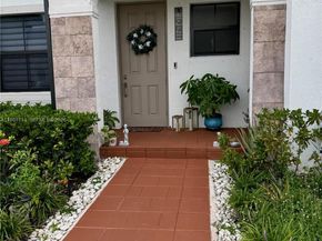 3328 W 114th Ter 3328, Hialeah FL 33018
