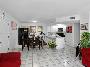 8640 SW 212th St 303, Cutler Bay FL 33189
