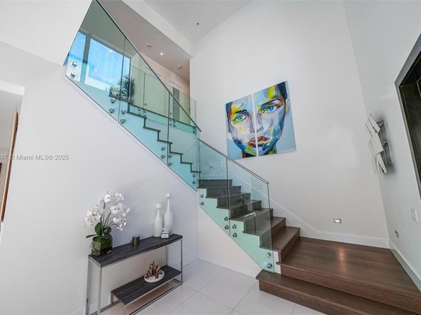 7360 SW 53rd Pl, Miami FL 33143