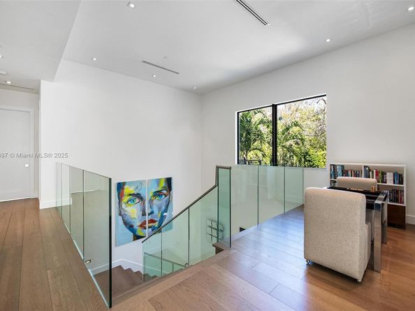 7360 SW 53rd Pl, Miami FL 33143