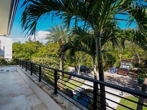 7360 SW 53rd Pl, Miami FL 33143