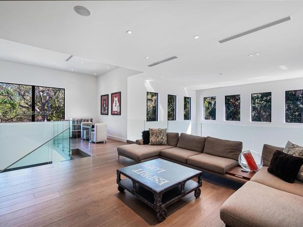 7360 SW 53rd Pl, Miami FL 33143