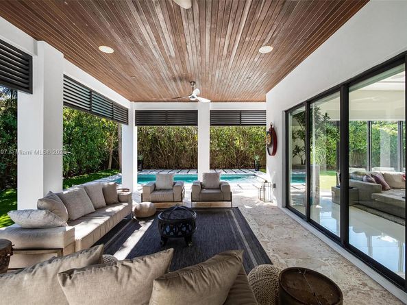 7360 SW 53rd Pl, Miami FL 33143