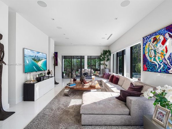7360 SW 53rd Pl, Miami FL 33143