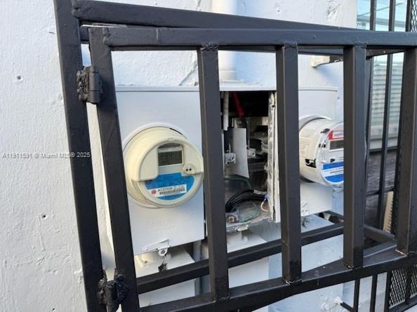 6920 NW 6th Ct, Miami FL 33150