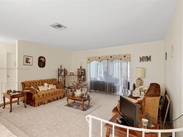 3931 NW 32nd Ave, Lauderdale Lakes FL 33309