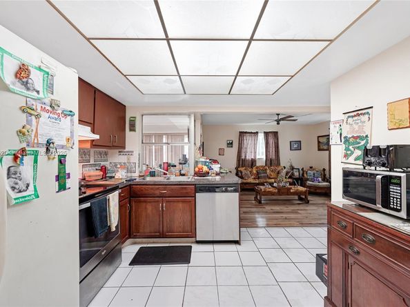 3931 NW 32nd Ave, Lauderdale Lakes FL 33309