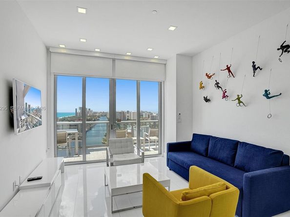 2600 E Hallandale Beach Blvd T3303, Hallandale Beach FL 33009