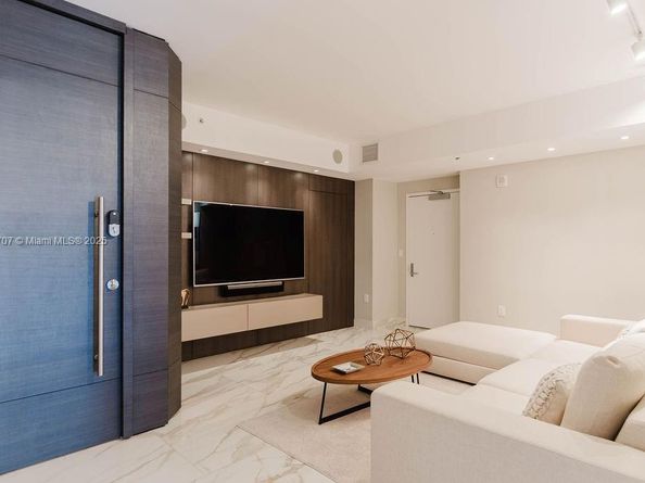 1010 Brickell Ave 1501, Miami FL 33131