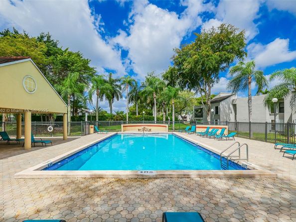 13044 SW 88th Ter N 105, Miami FL 33186