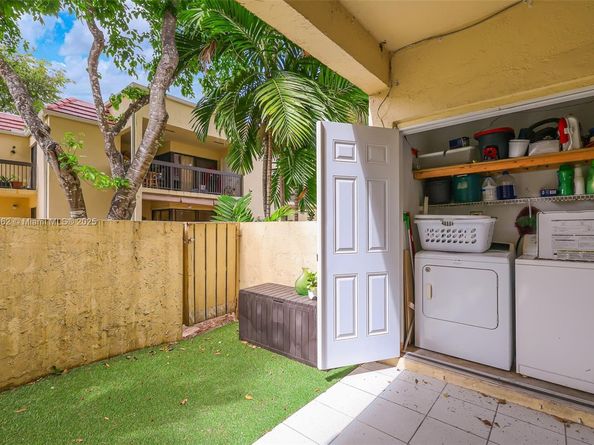 13044 SW 88th Ter N 105, Miami FL 33186