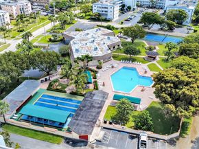 4000 NW 44th Ave 306, Lauderdale Lakes FL 33319