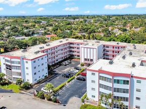 4000 NW 44th Ave 306, Lauderdale Lakes FL 33319