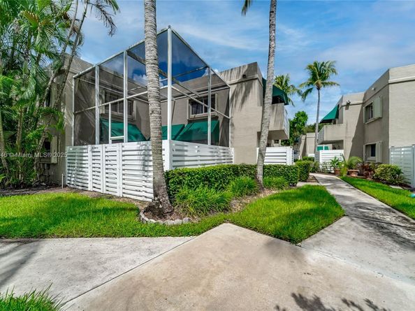 552 NW 98th Ave, Plantation FL 33324