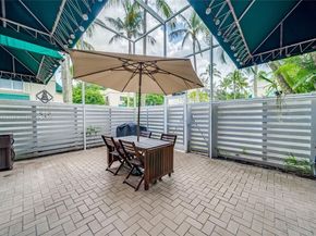 552 NW 98th Ave, Plantation FL 33324