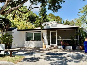 2221 SW 26th Lane