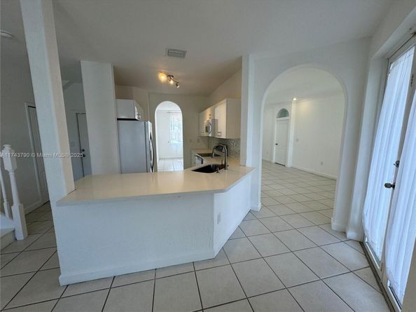 3523 SW 169th Ter, Miramar FL 33027