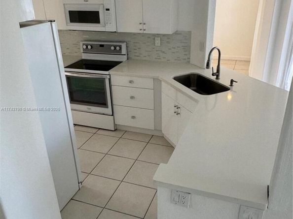 3523 SW 169th Ter, Miramar FL 33027