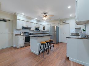 2046 NE 15th St, Fort Lauderdale FL 33304