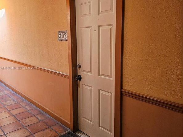 934 Michigan Ave 302, Miami Beach FL 33139