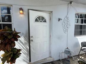 810 NW 24th Ct, Miami FL 33125