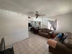 810 NW 24th Ct, Miami FL 33125