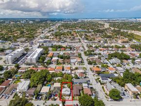 810 NW 24th Ct, Miami FL 33125