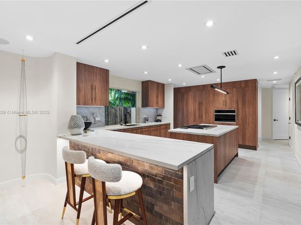 1075 NE 99th St, Miami Shores FL 33138