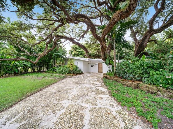 1075 NE 99th St, Miami Shores FL 33138