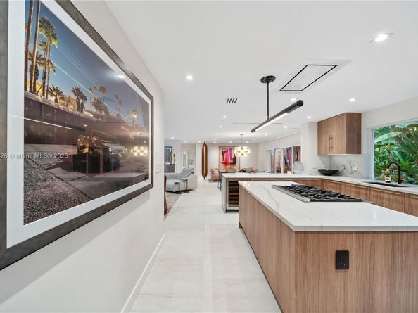 1075 NE 99th St, Miami Shores FL 33138