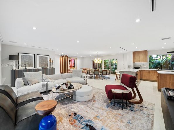 1075 NE 99th St, Miami Shores FL 33138