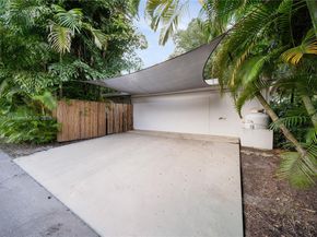 1075 NE 99th St, Miami Shores FL 33138