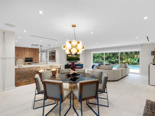 1075 NE 99th St, Miami Shores FL 33138