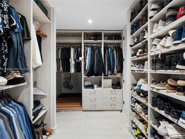 1075 NE 99th St, Miami Shores FL 33138