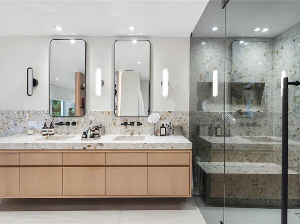 1075 NE 99th St, Miami Shores FL 33138