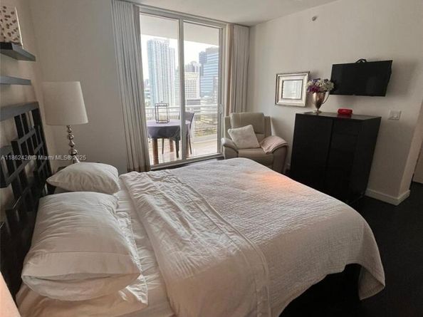 901 Brickell Key Blvd 2701, Miami FL 33131