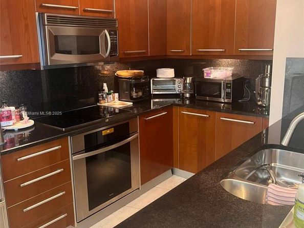 901 Brickell Key Blvd 2701, Miami FL 33131