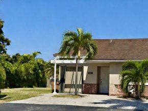 1061 NW 53rd St, Deerfield Beach FL 33064
