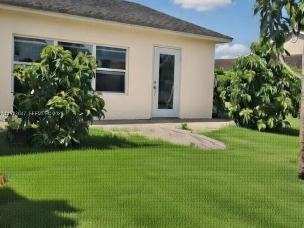 1061 NW 53rd St, Deerfield Beach FL 33064