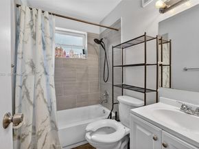 6878 SW 15th St, North Lauderdale FL 33068