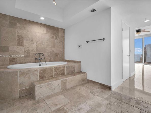 333 Las Olas Way 2703, Fort Lauderdale FL 33301