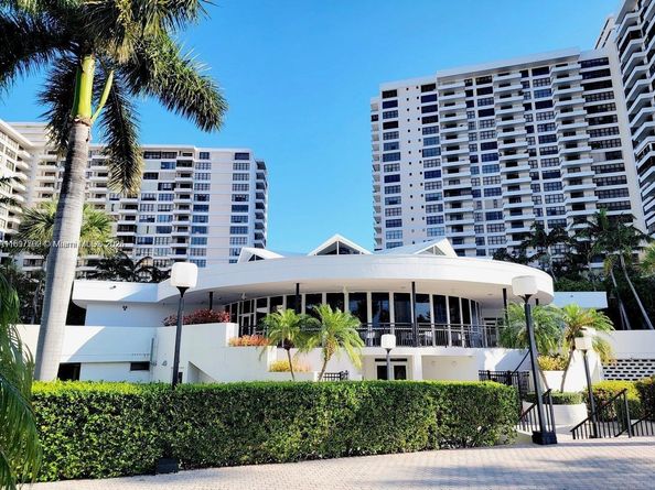 2500 Parkview Dr 1111, Hallandale Beach FL 33009