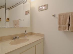 2500 Parkview Dr 1111, Hallandale Beach FL 33009