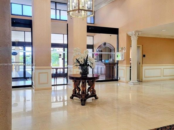 2500 Parkview Dr 1111, Hallandale Beach FL 33009