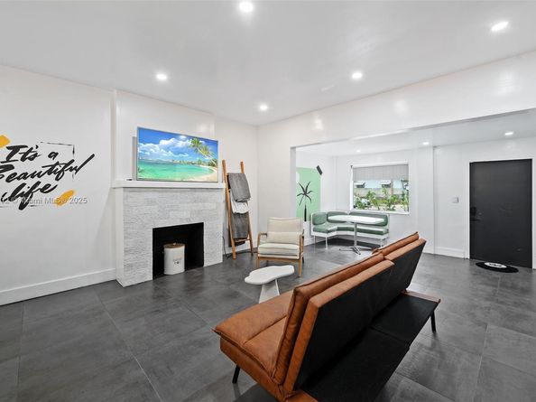 534 NW 50th St, Miami FL 33127