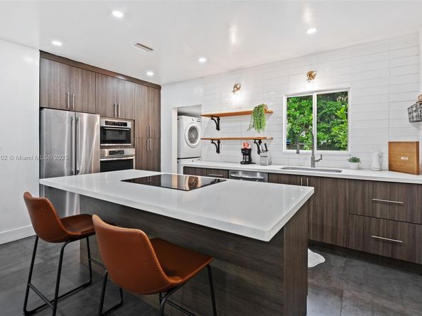 534 NW 50th St, Miami FL 33127