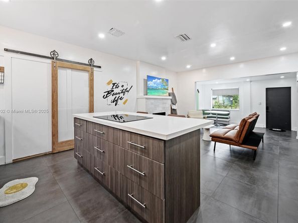 534 NW 50th St, Miami FL 33127