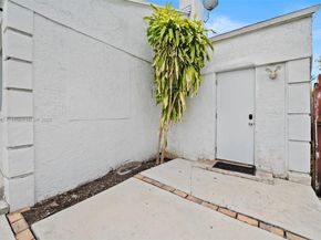 534 NW 50th St, Miami FL 33127