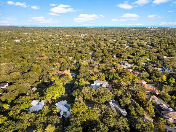 12725 SW 80th Ave, Pinecrest FL 33156